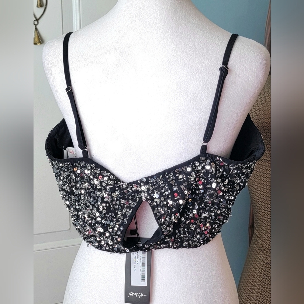 Nasty Gal Black Sequin Crop Top with Multicolor Motifs - Picture 4 of 11